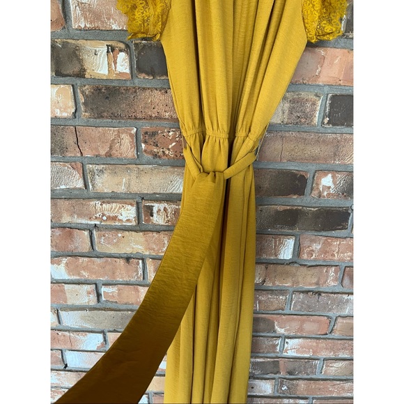 SHEIN Women’s Mustard Yellow Lace Short Sleeve Belted Wide Leg Jumpsuit Size 4 - Picture 6 of 8